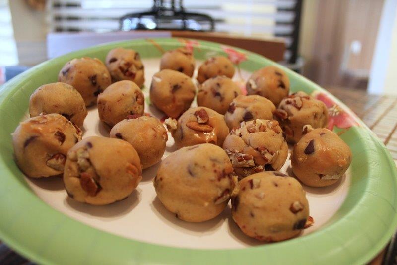 freezing-cookie-dough-balls-1